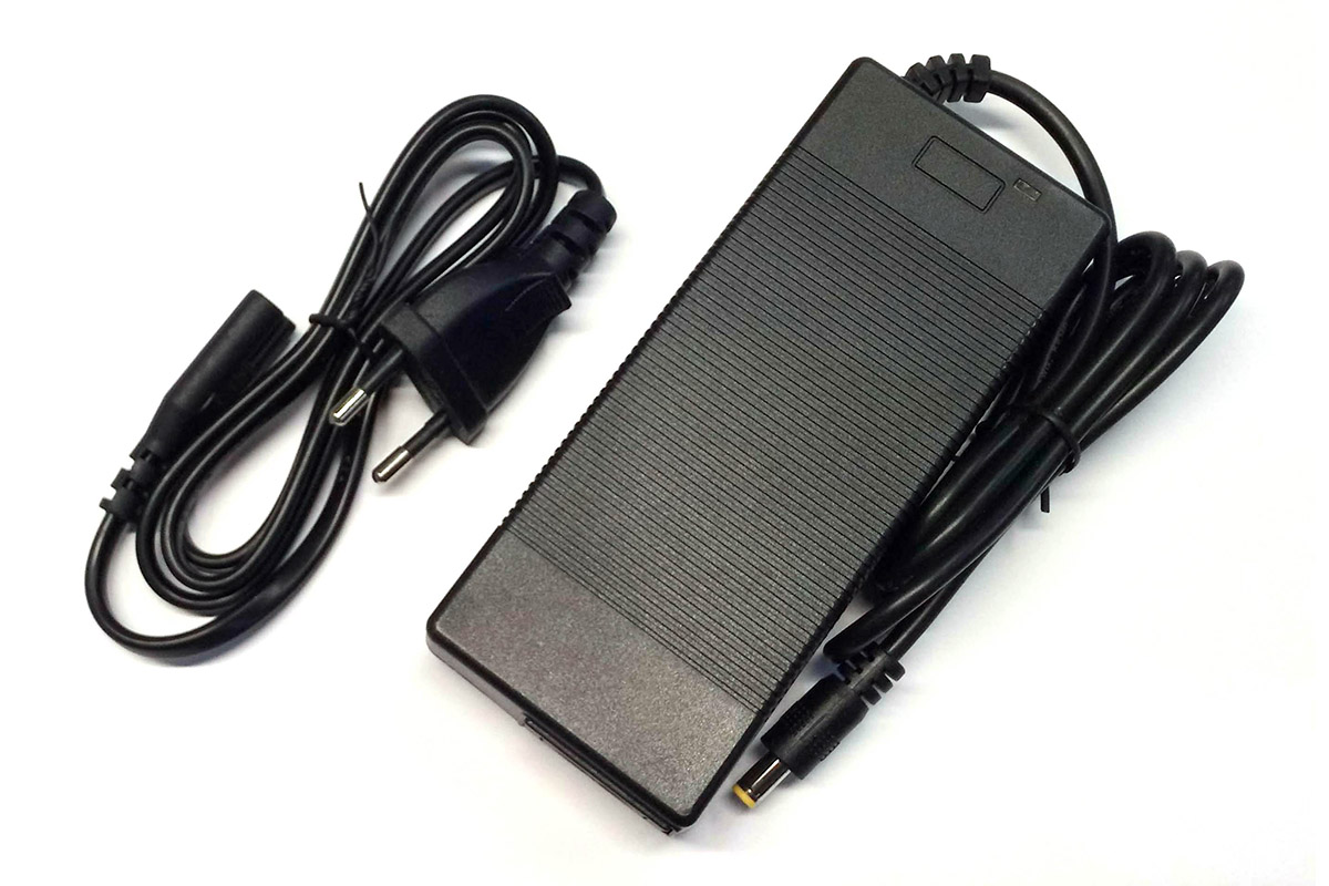 Зарядное устройство GJS150/220V/36/2.0A Зарядное устройство GJS150/220V/36/2.0A